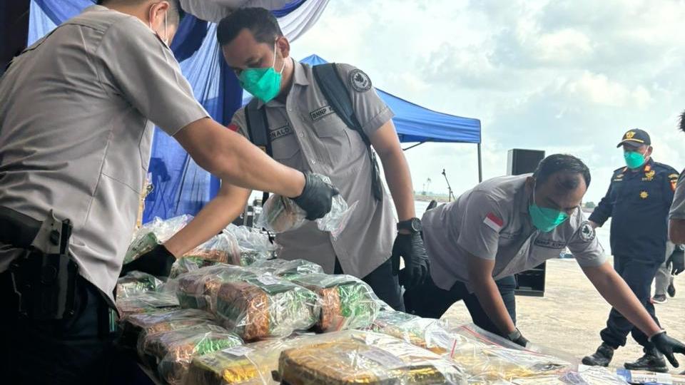 Oceans of dirt-cheap meth headed to Australia from war-racked Myanmar